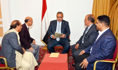 الدكتور بن حبتور يشيد بالدور العلمي والأكاديمي لجامعة إب