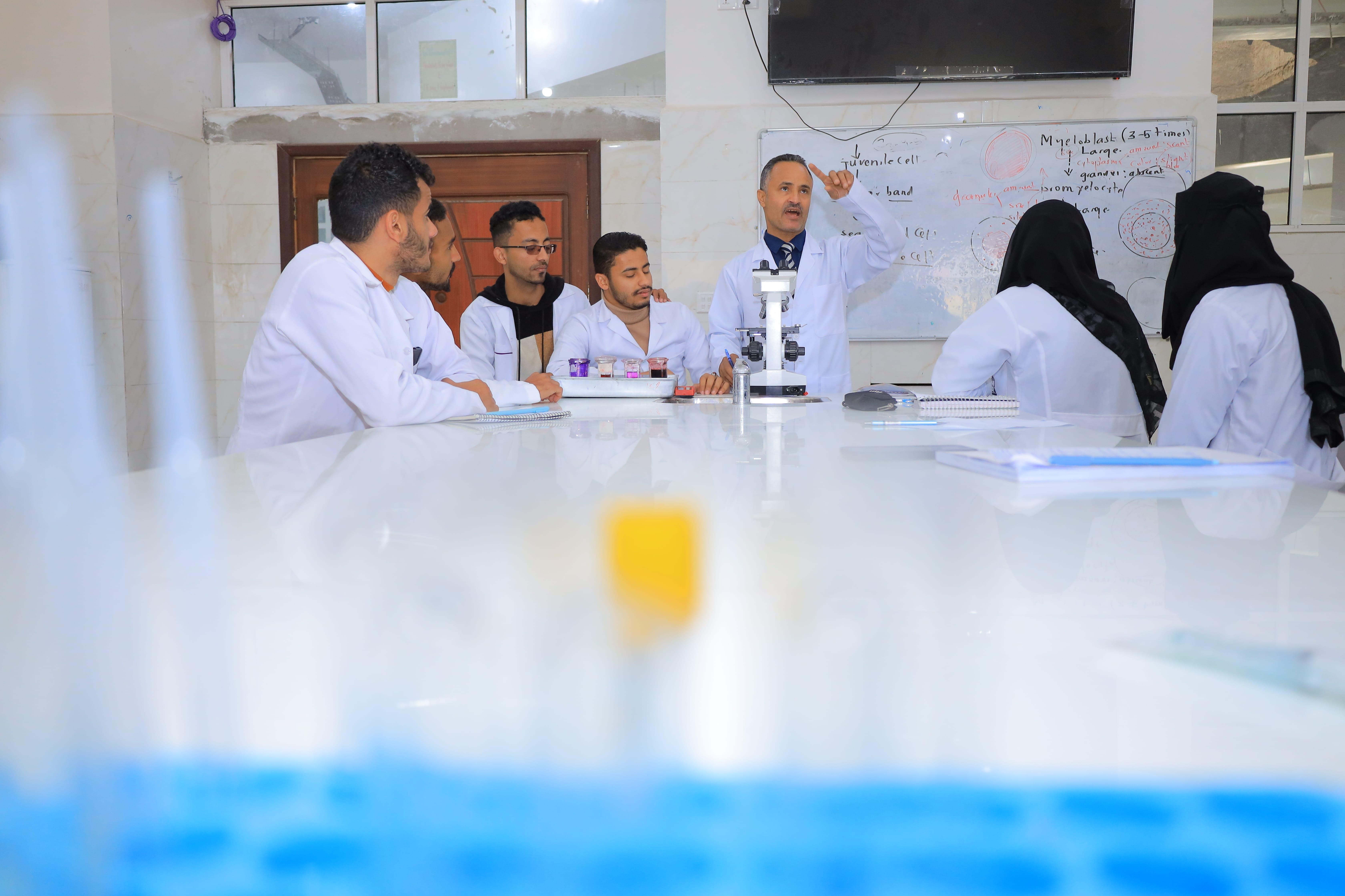 معمل الأحياء الدقيقة (الميكروبيولوجي)