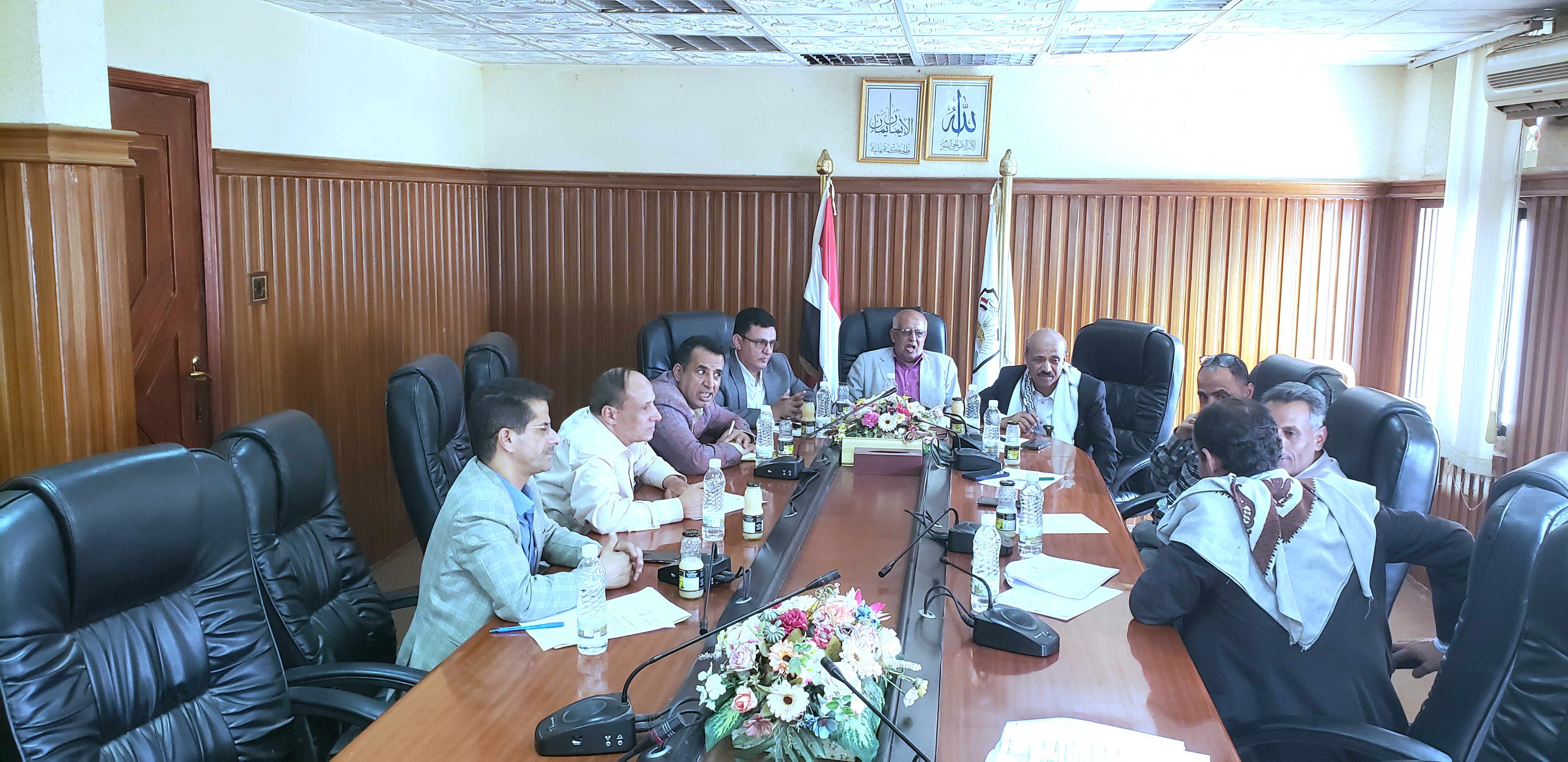 لجنة المناقصات تستعرض تقرير لجنة التحليل والتقييم لمشروع تشطيب الدور الثالث بكلية الطب