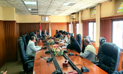 مناقشة سبل تطوير الأداء بنيابة شؤون الطلبة